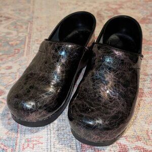 Dansko Leather Clogs Size 39 (8.5-9 Women's) - Discontinued Lightening Design